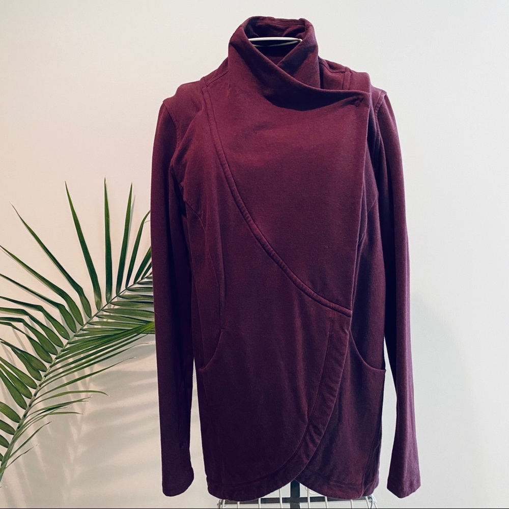 Lululemon Cardigan Wrap with Snaps, Size 8
